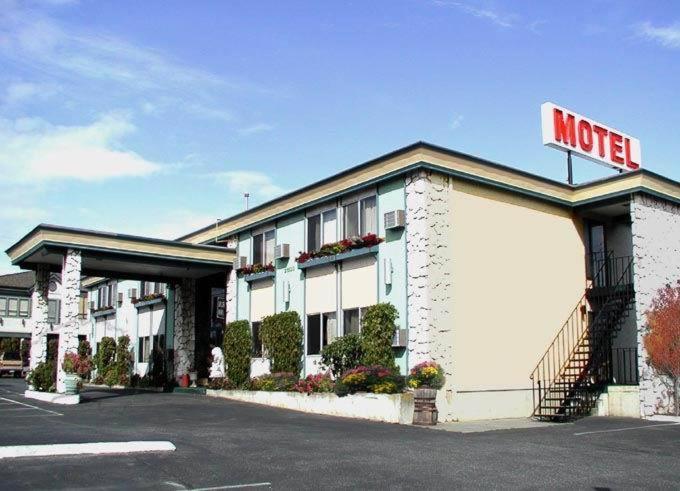 Acorn Motor Inn Oak Harbor Exterior foto